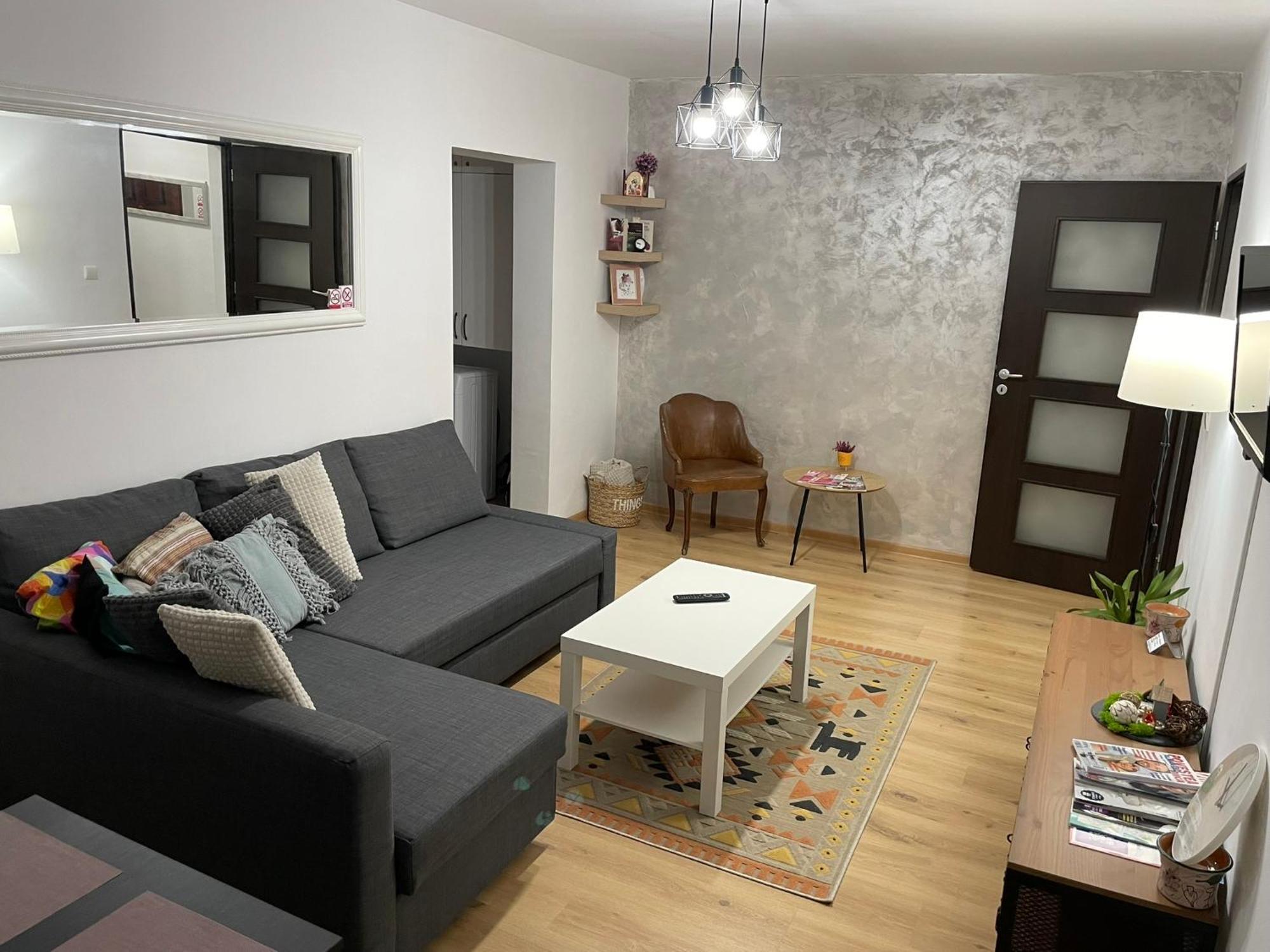 Apartament Cina Husi Exterior photo